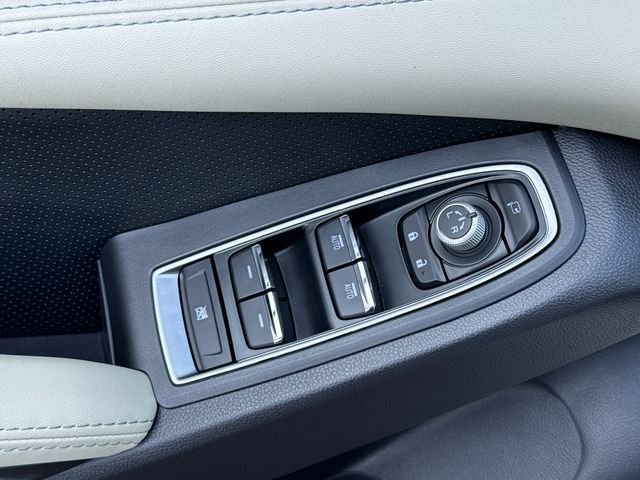 New 2026 CRYSTAL WHITE PEARL Subaru Limited 7-Passenger image 14