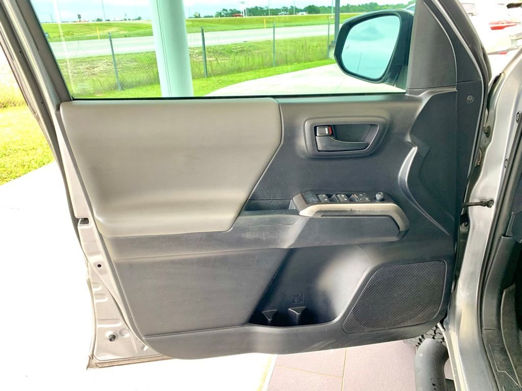 Used 2021 Silver Toyota SR5 image 12