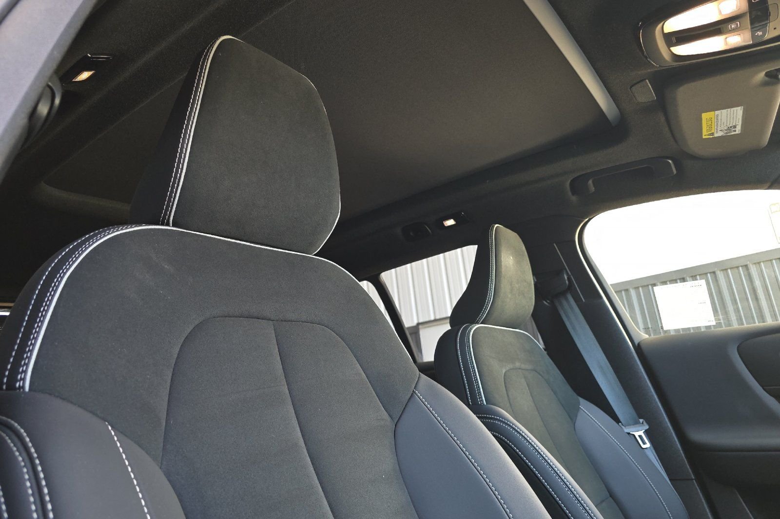 Used 2023 White Volvo Twin Plus image 18