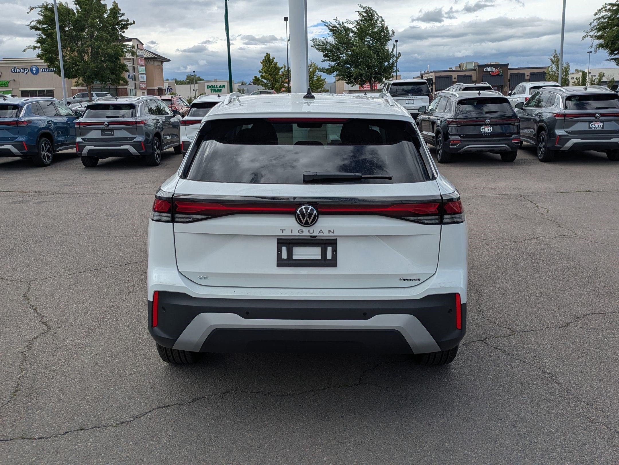 New 2026 Pure White Volkswagen SE image 4