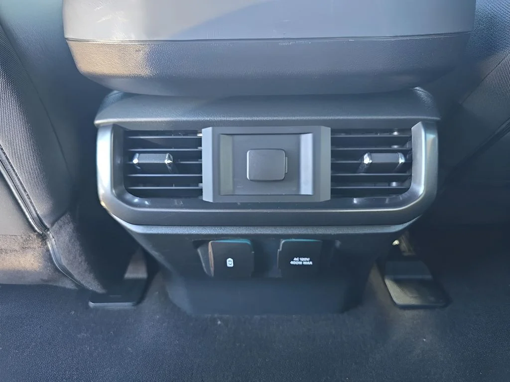 Used 2021 White Ford  image 31