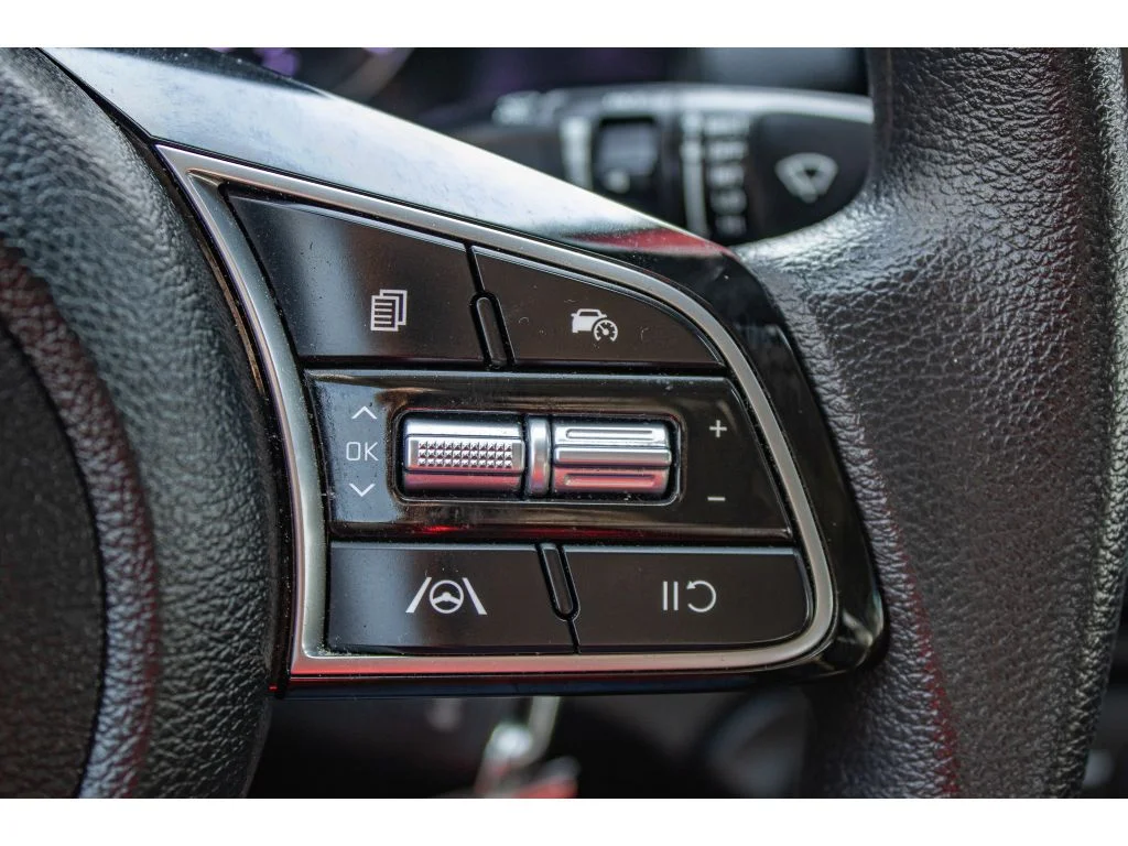 Used 2024 Snow White Pearl Kia LXS image 38