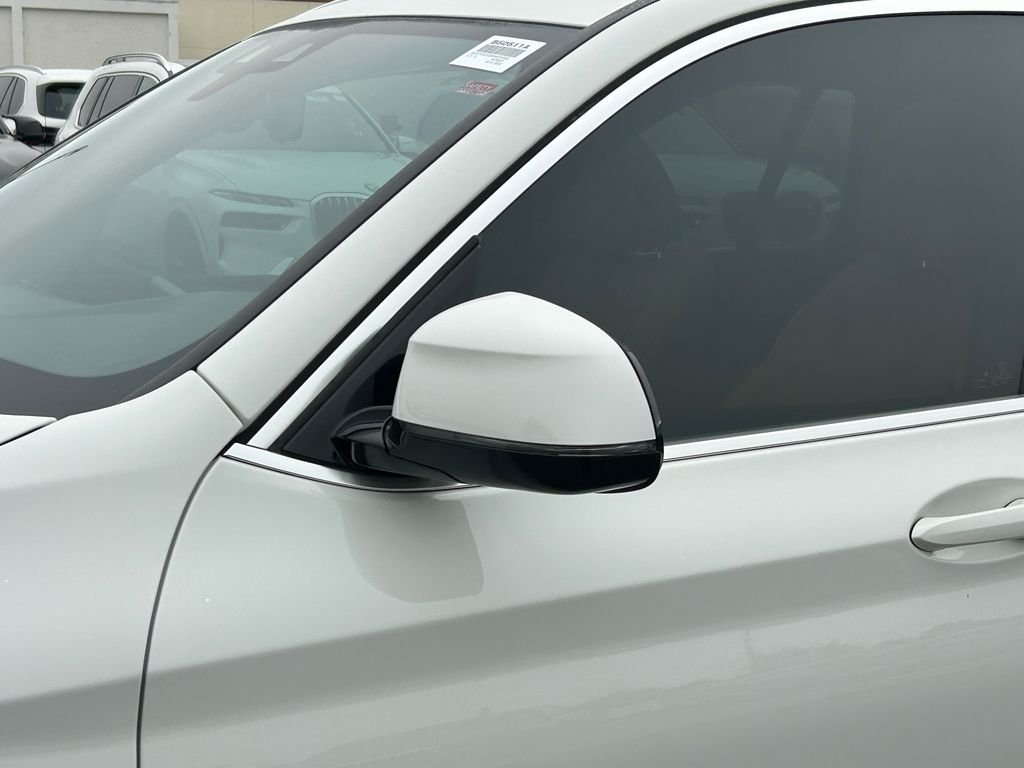 Used 2021 Alpine White BMW sDrive30i image 10