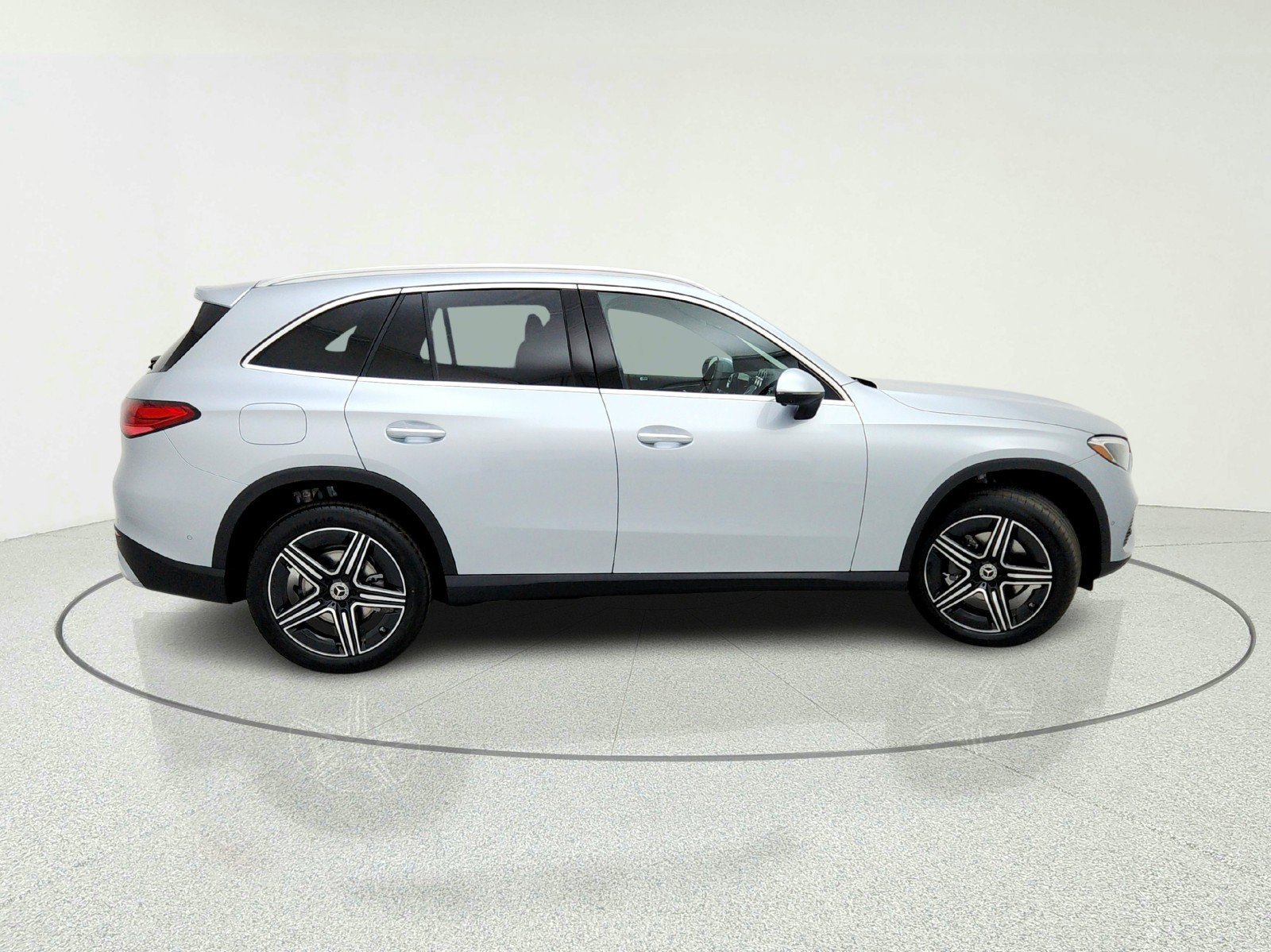 New 2026 Cirrus Silver Metallic Mercedes-Benz GLC 300 SUV image 28