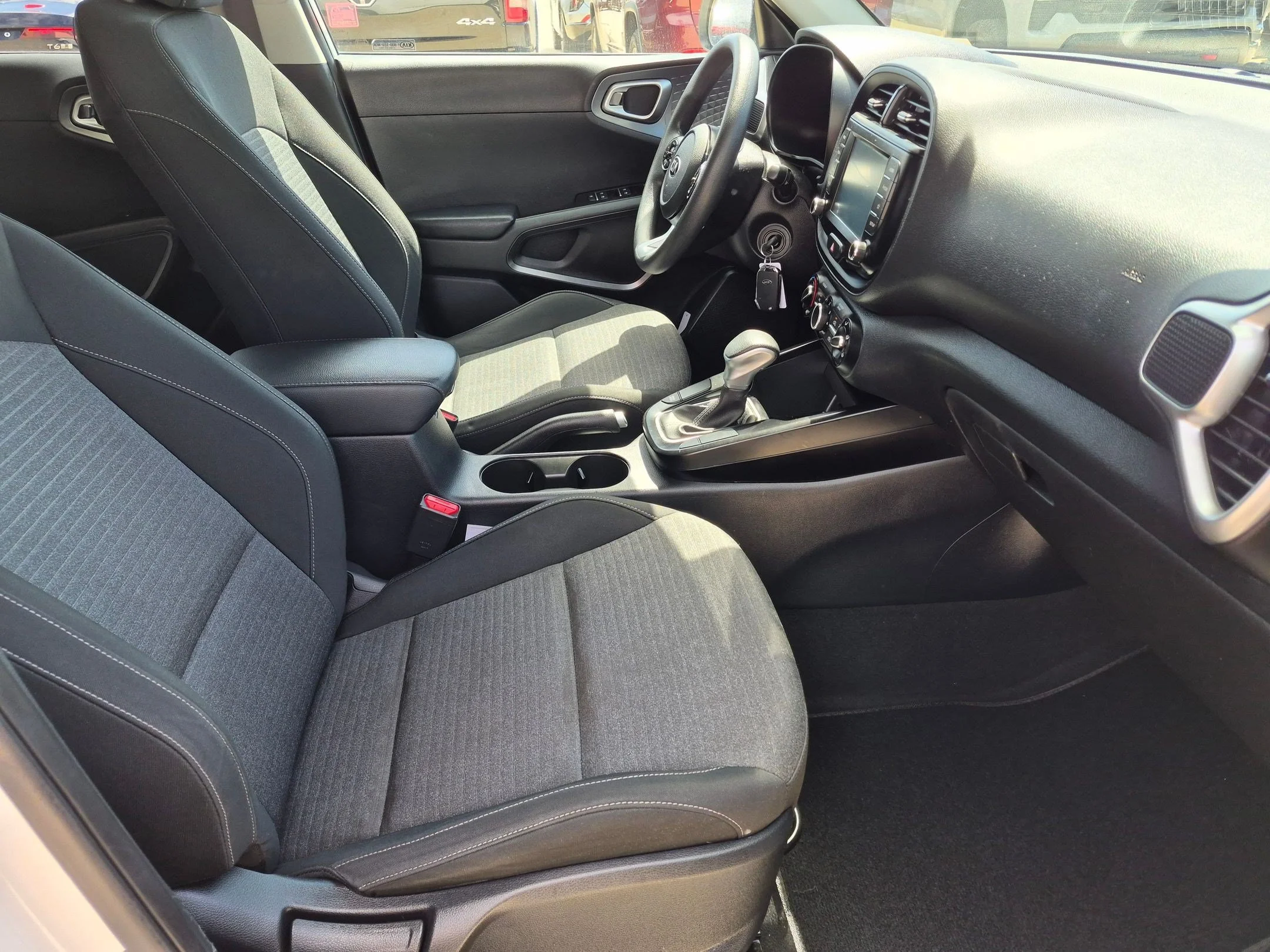 Used 2021 Snow White Pearl Kia S image 29