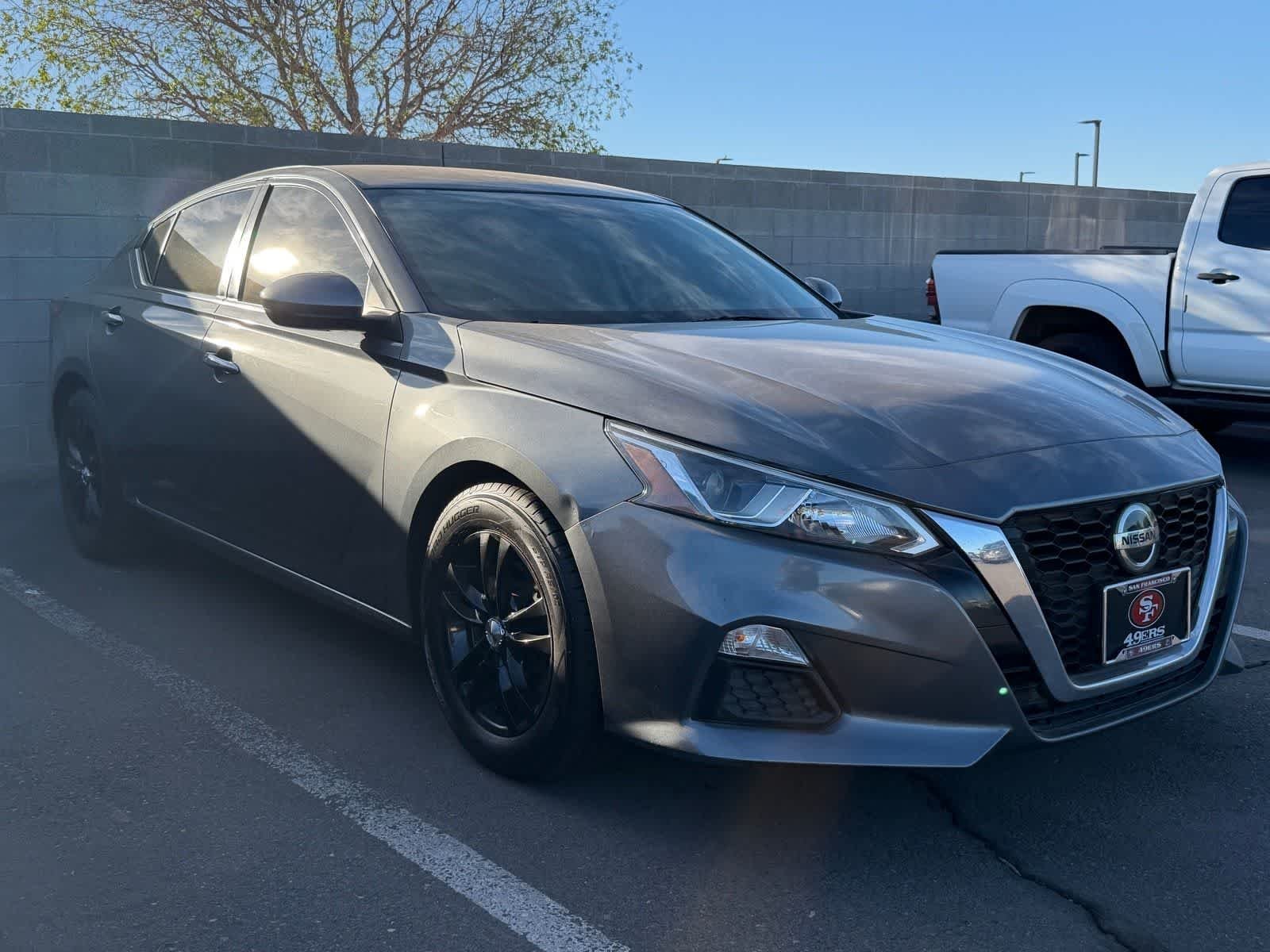 Used 2019 Gun Metallic Nissan 2.5 S image 5