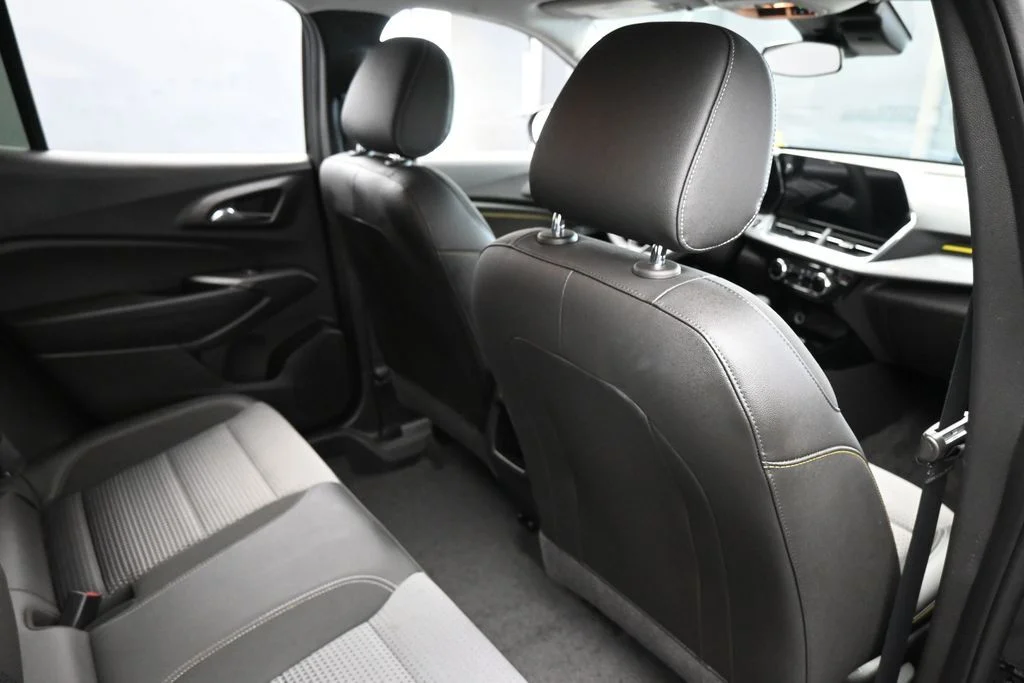 Used 2025 Mosaic Black Metallic Chevrolet LT image 38