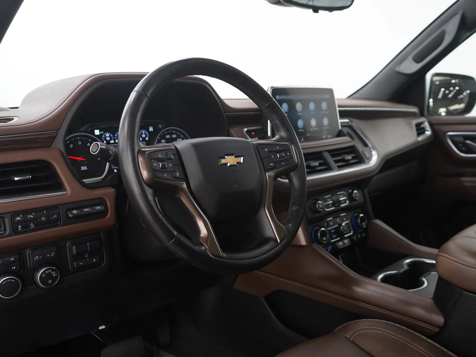 Used 2021 IRIDESCENT PEARL TRICOAT Chevrolet High Country image 23