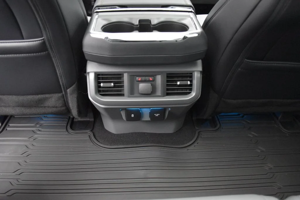 New 2025 White Ford Lariat image 20