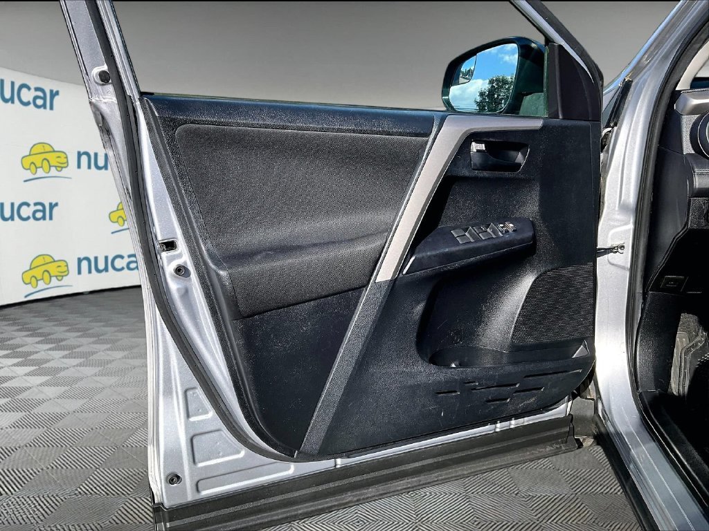 Used 2017 Silver Toyota LE image 9