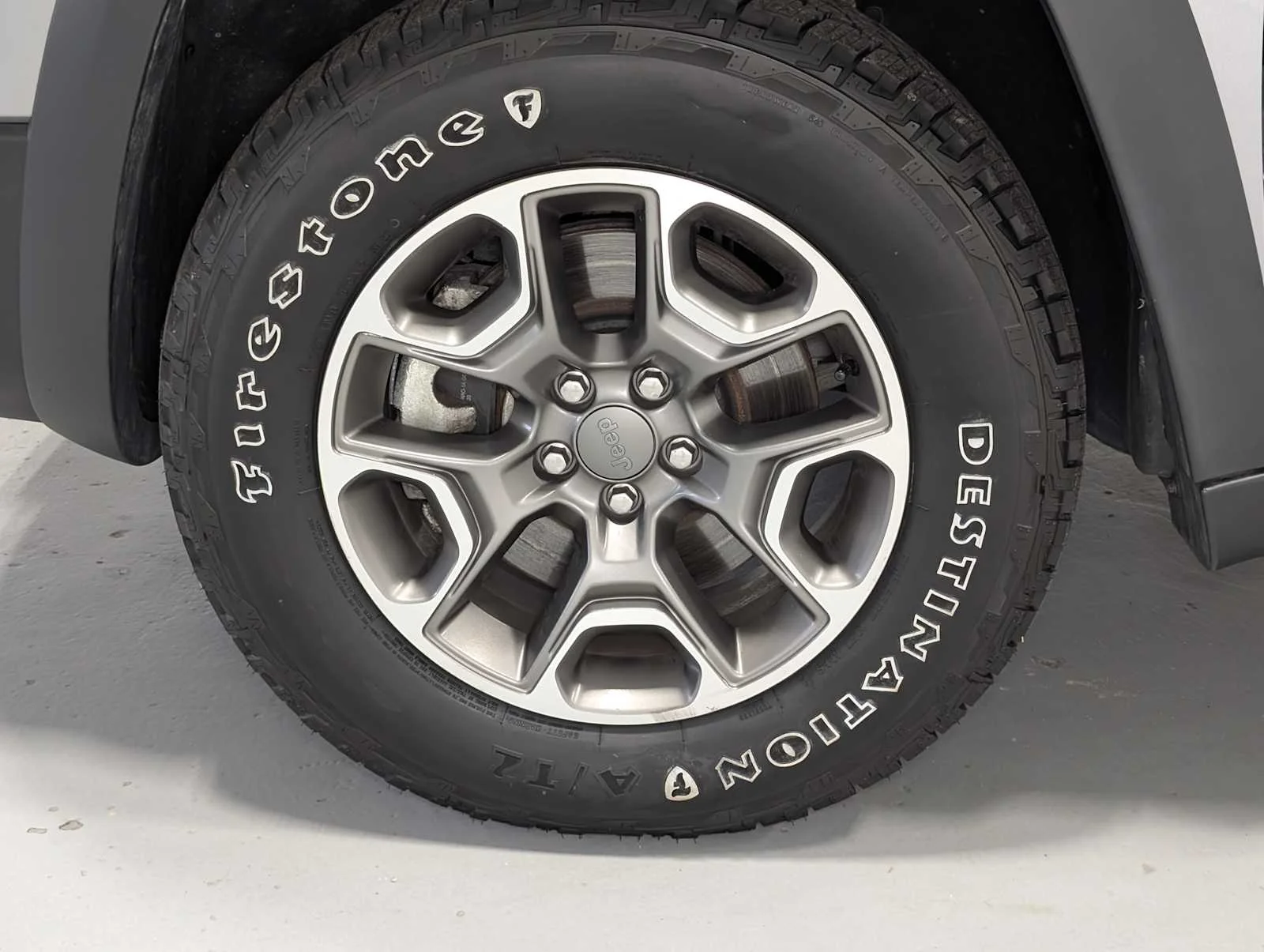 Used 2021 Billet Silver Metallic Clearcoat Jeep Trailhawk image 3