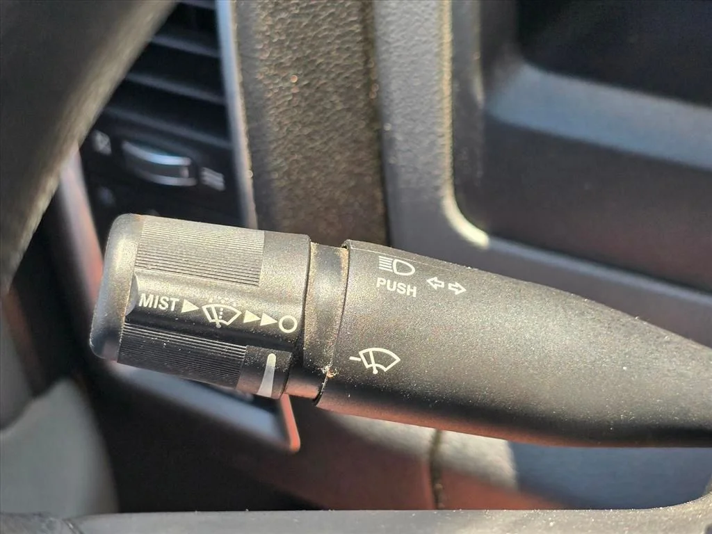 Used 2019 Silver Ram SLT image 21