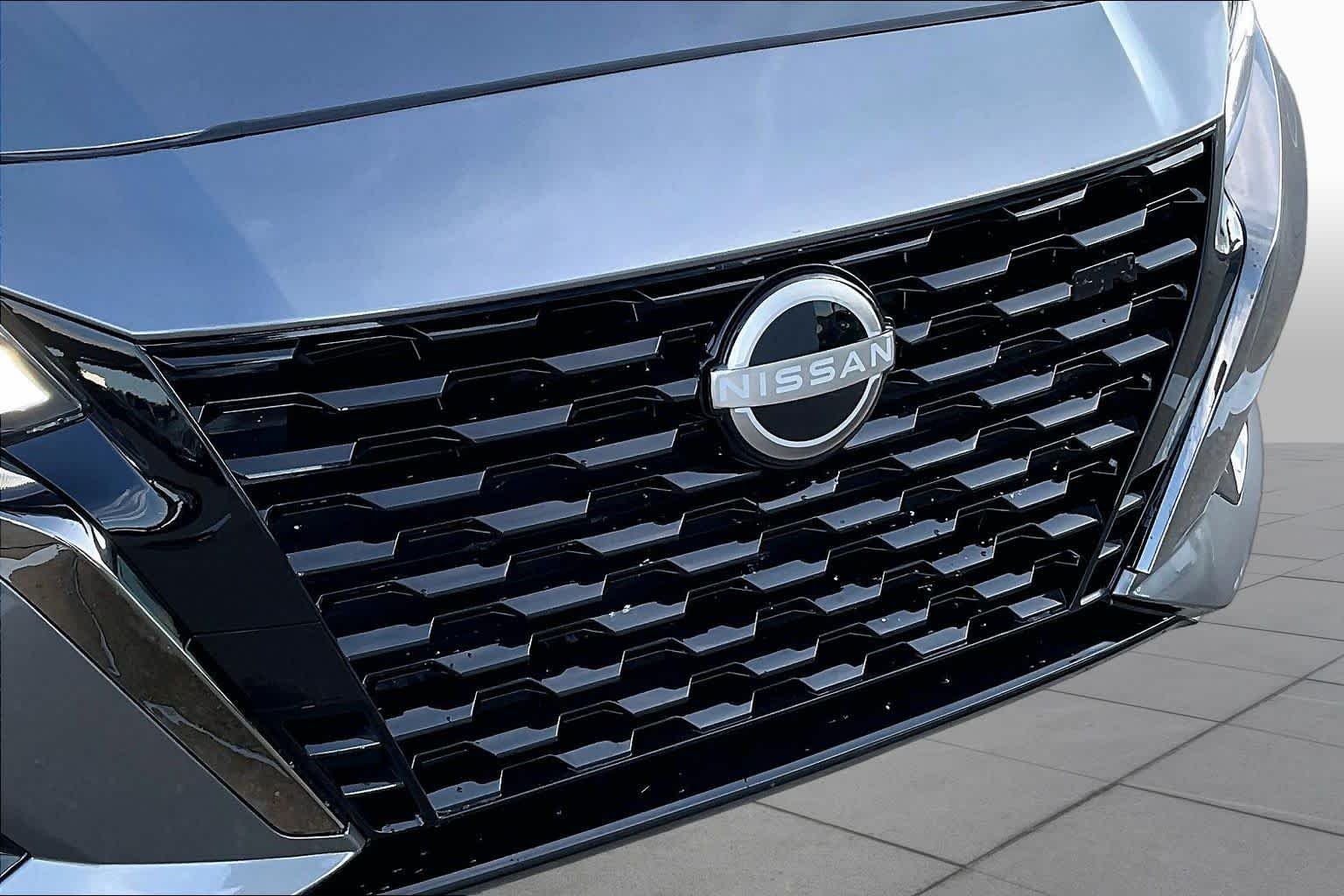 Used 2025 Gun Metallic Nissan SV image 26