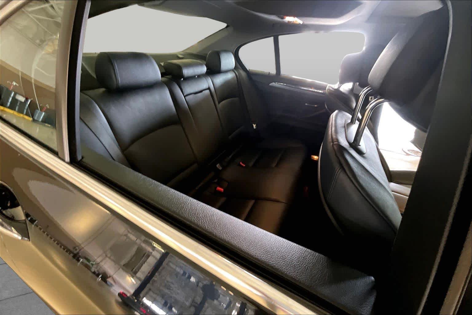 Used 2012 Black Sapphire Metallic BMW 535i xDrive image 17