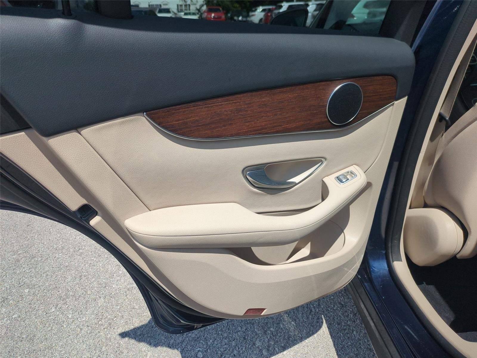 Used 2022 Lunar Blue Metallic Mercedes-Benz GLC 300 image 32