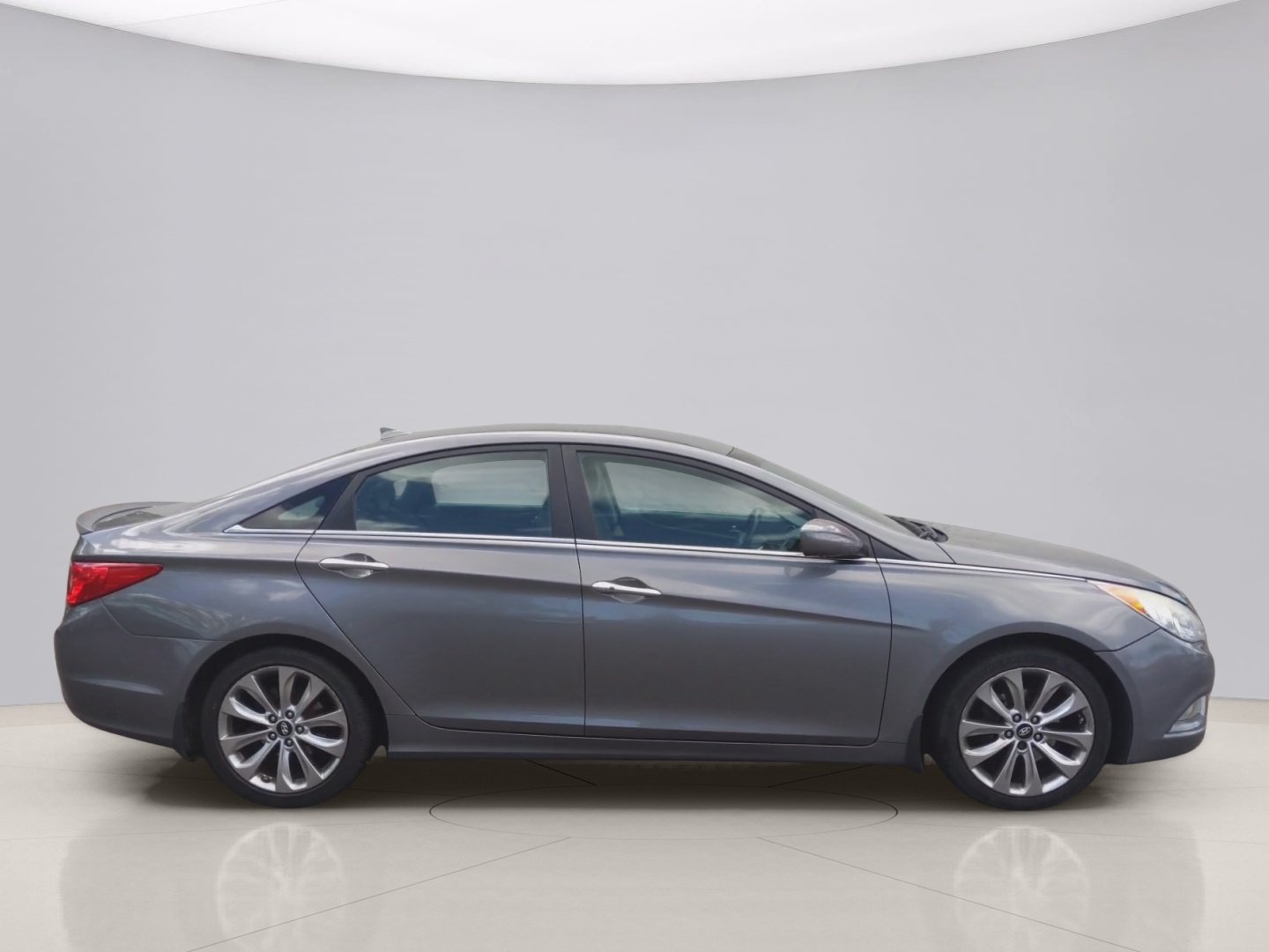 Used 2012 Gray Hyundai LIMITED image 4