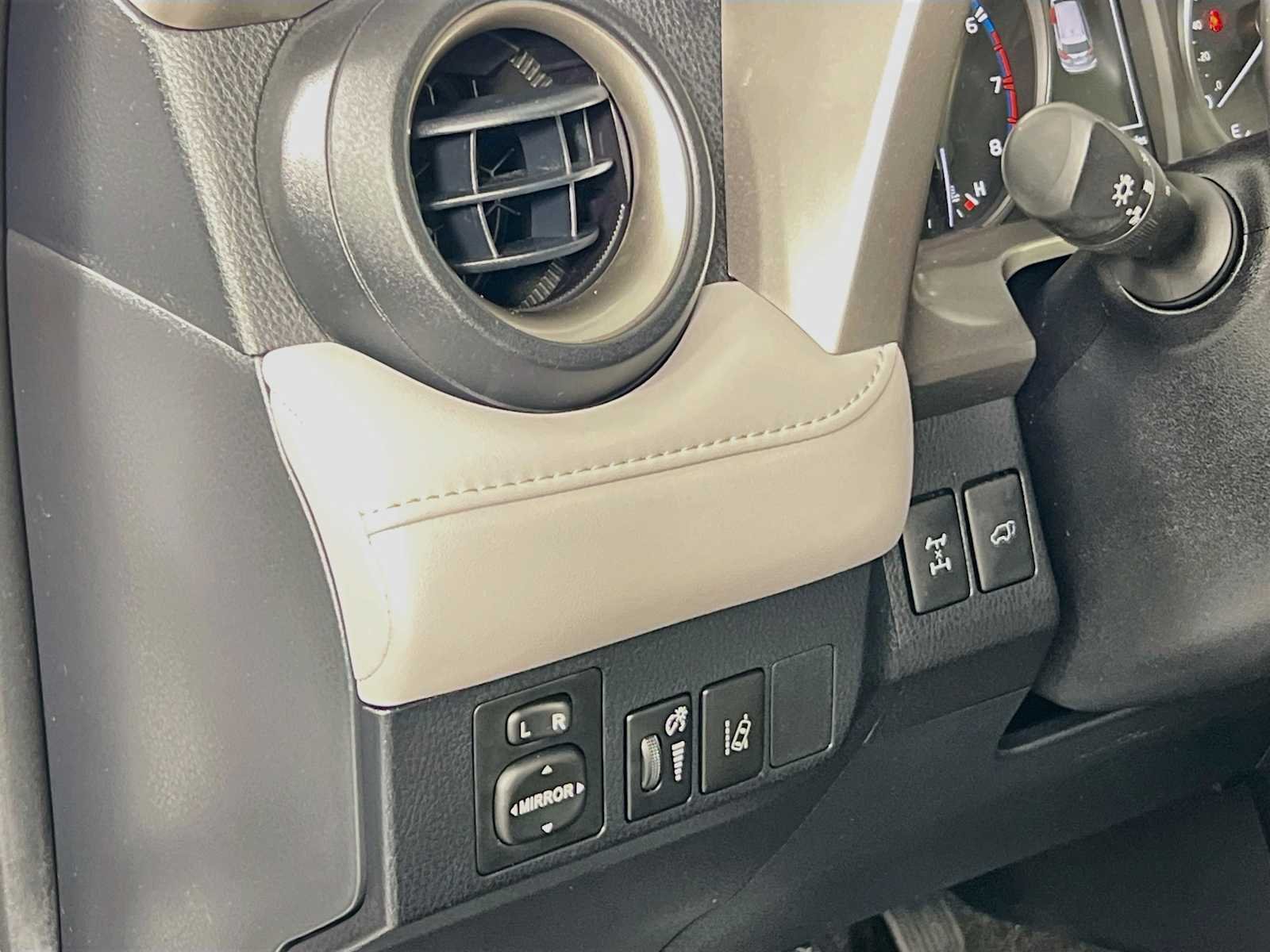 Used 2017 Super White Toyota XLE image 10