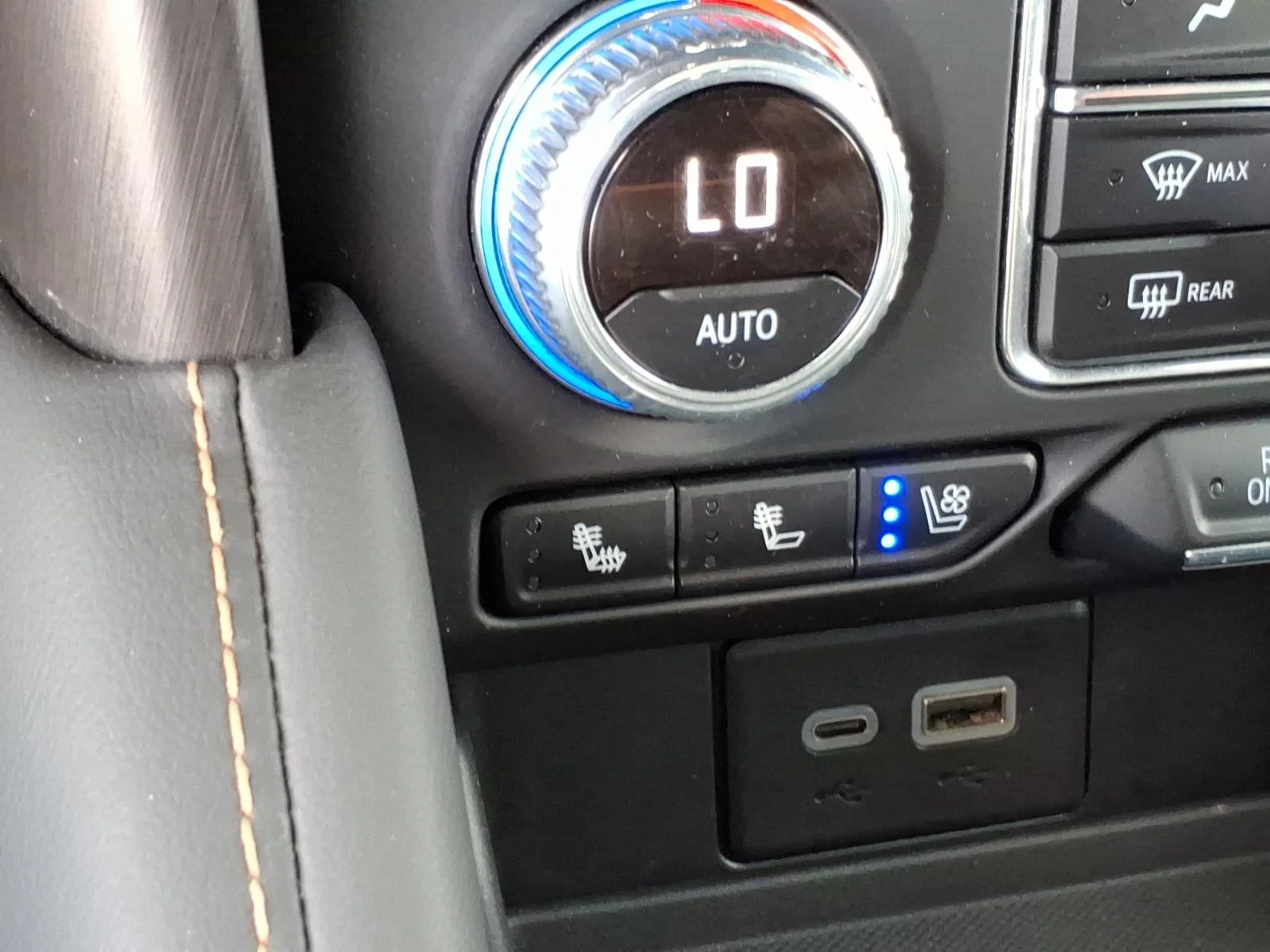 Used 2023 Summit White GMC AT4 image 9