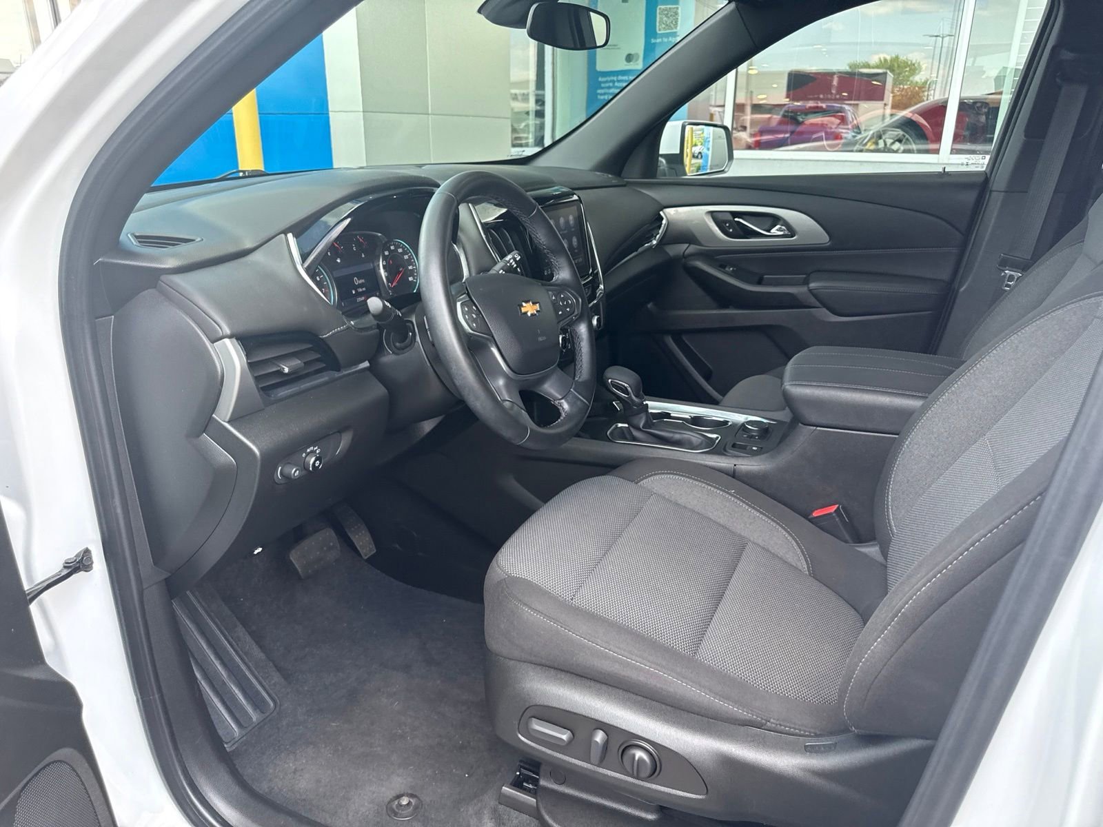 Used 2023 Summit White Chevrolet LT Cloth image 19