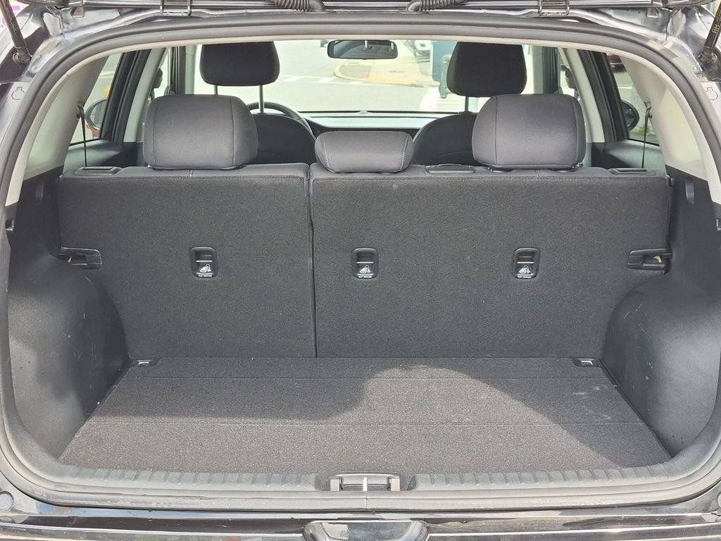 Used 2022 Black Kia LXS image 7