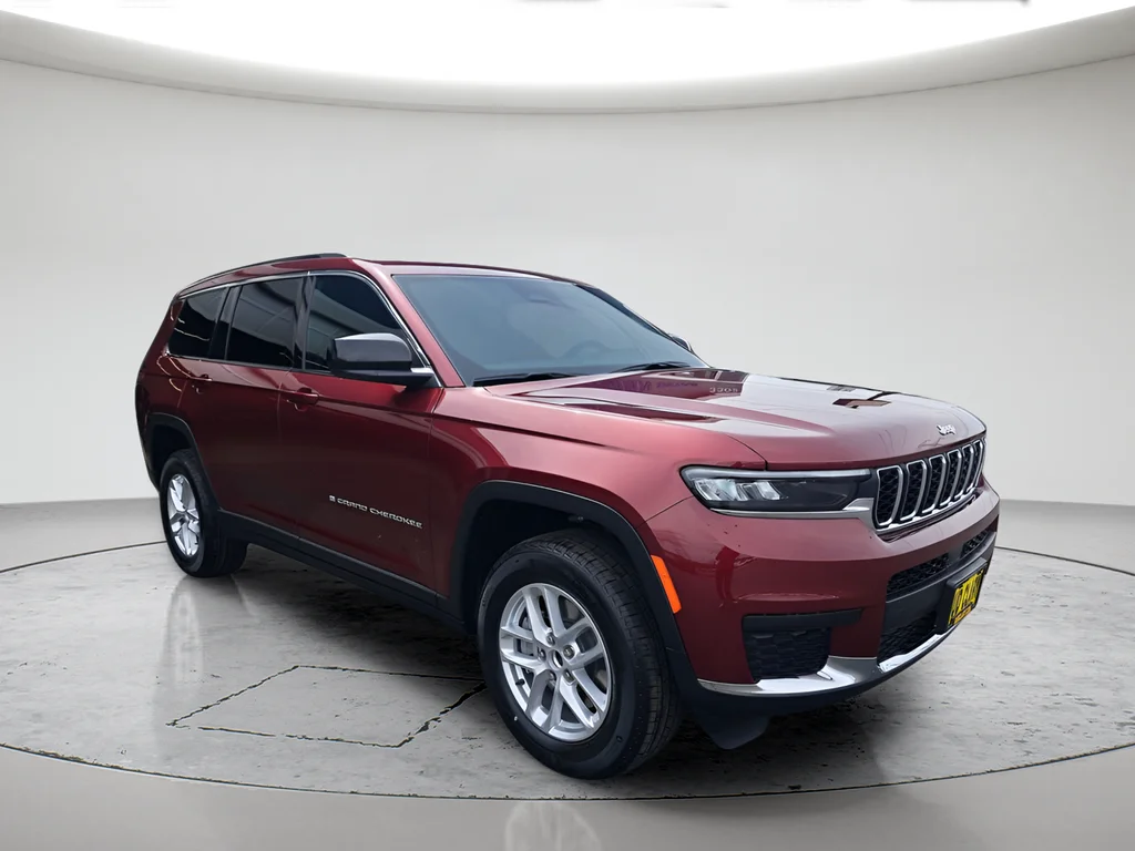New 2026 Velvet Red Pearl-Coat Exterior Paint Jeep Laredo image 7