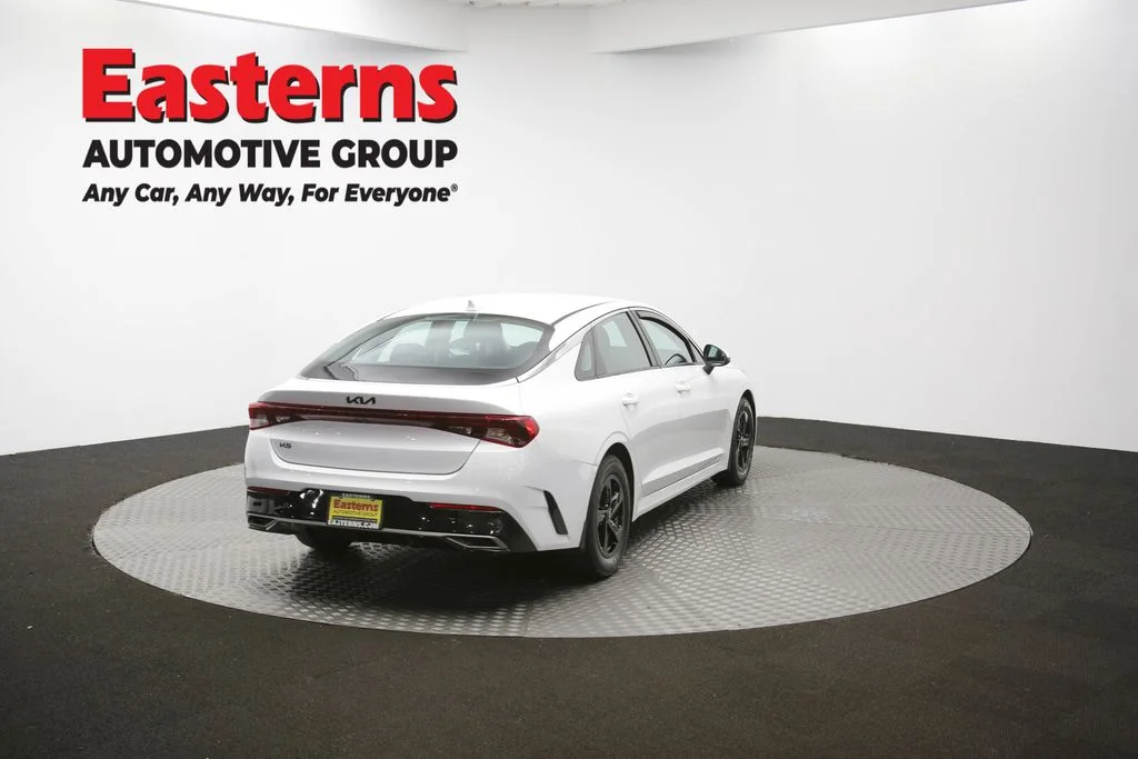 Used 2023 White Kia LXS image 37