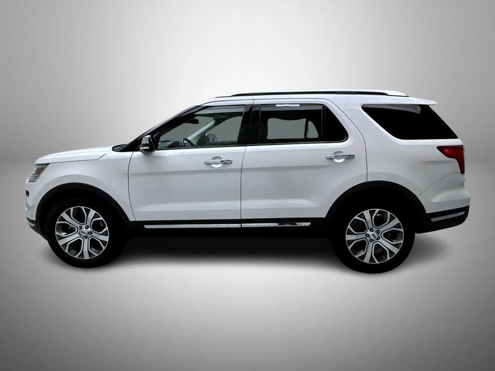 Used 2019 White Ford Limited image 8