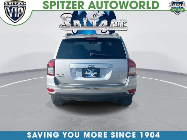 Used 2015 Silver Jeep Latitude image 8