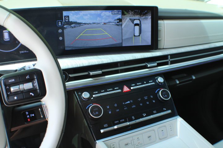 Used 2025 Rockwood Green Hyundai Calligraphy image 13