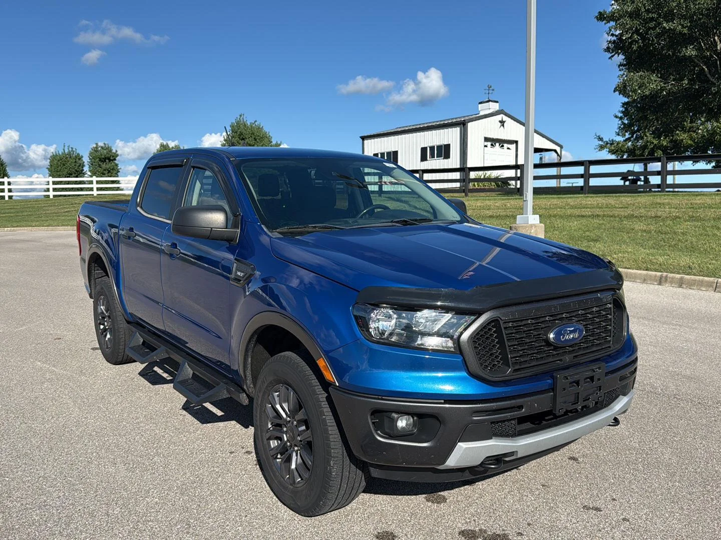Used 2020 Lightning Blue Ford XLT image 3