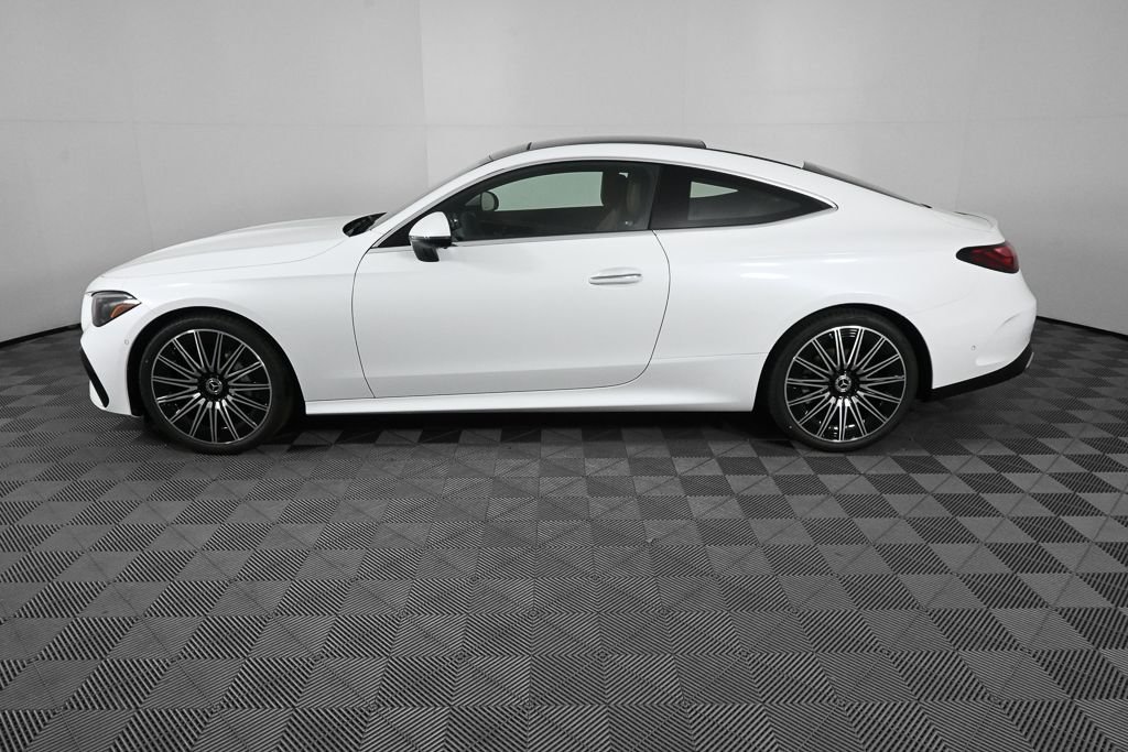 New 2026 MANUFAKTUR Moonlight White Metallic Mercedes-Benz CLE 300 image 3