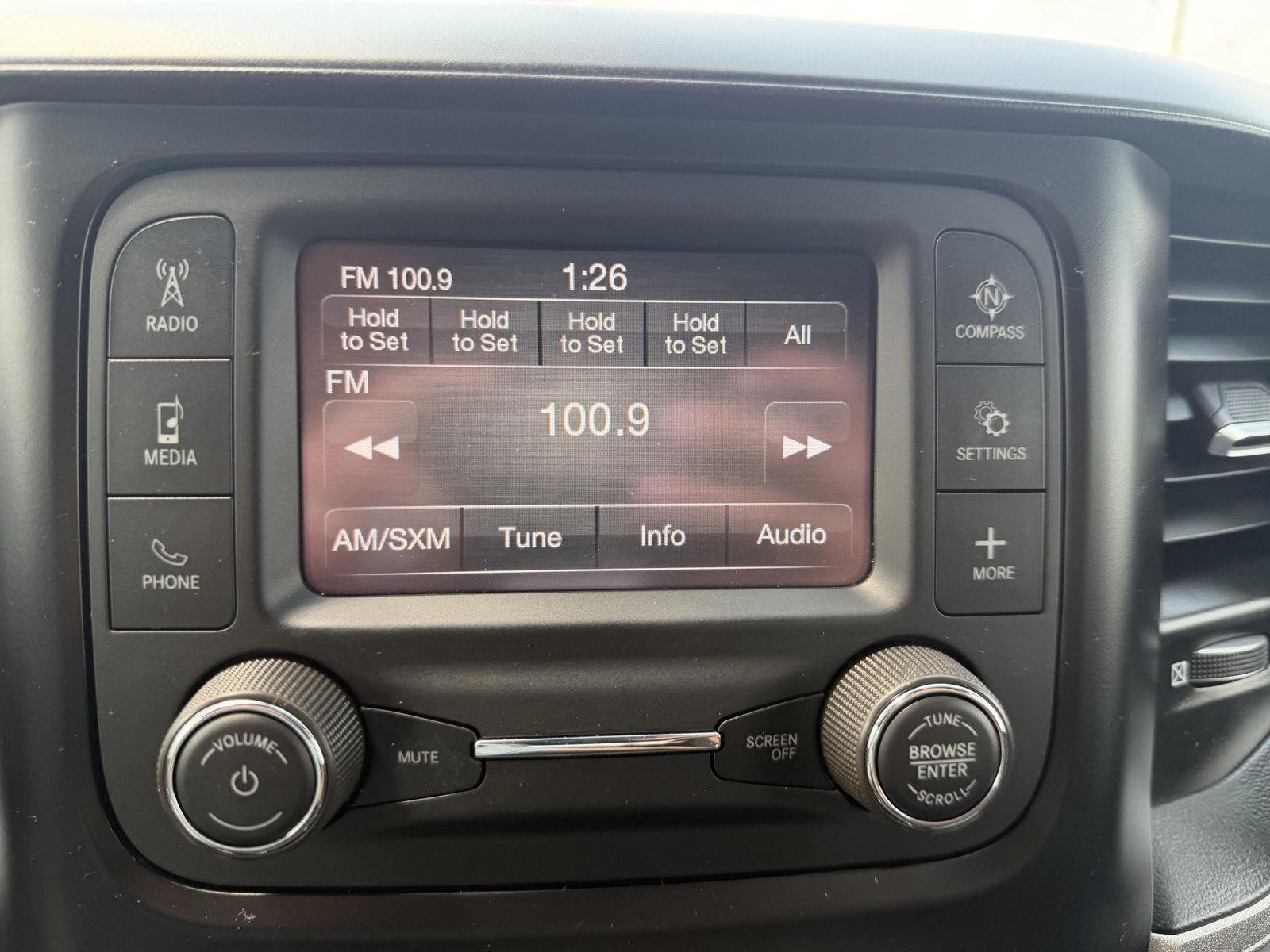 2024 RAM Ram 1500 Pickup Tradesman - Photo 16