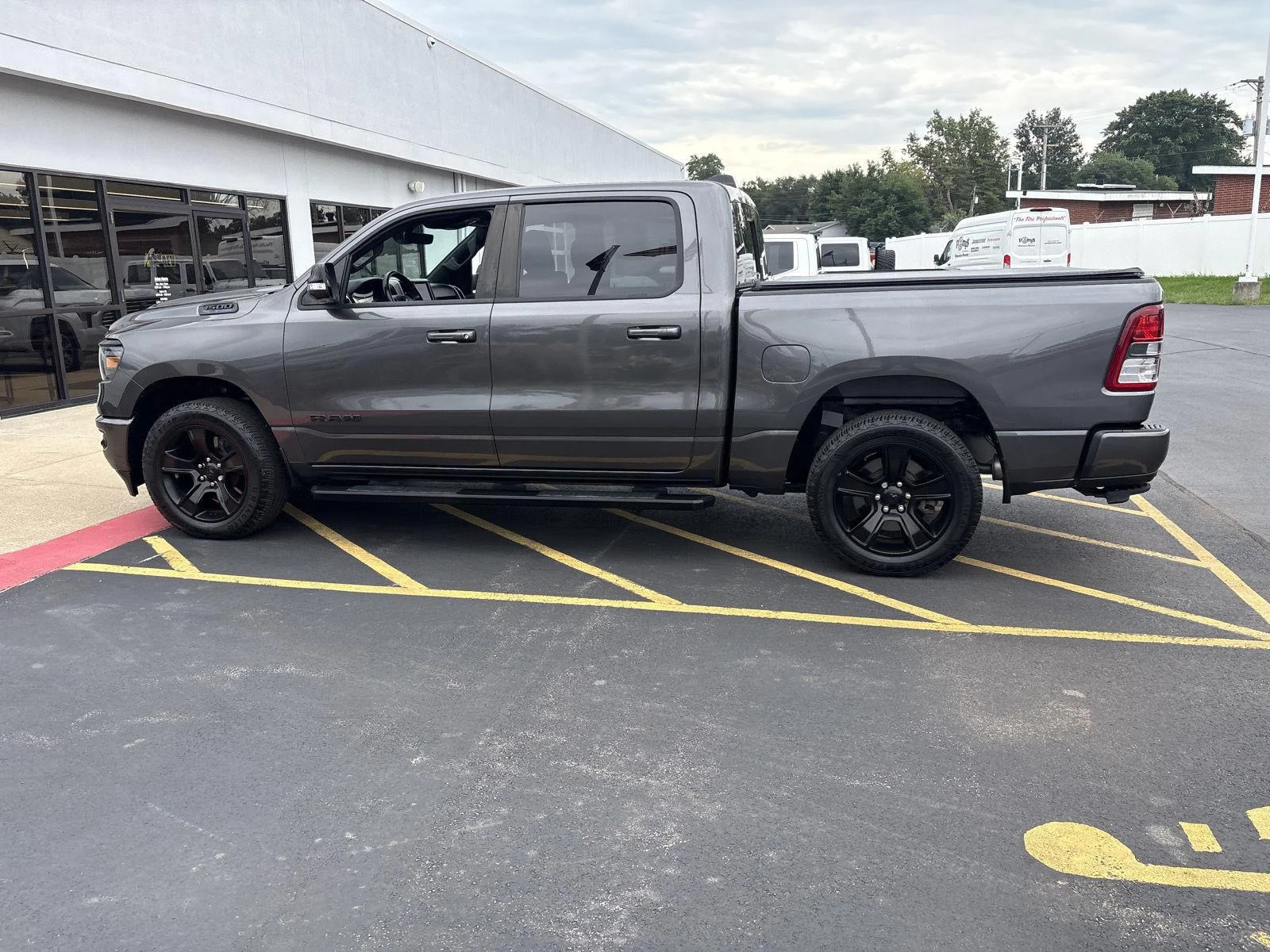 Used 2021 Granite Crystal Metallic Clearcoat Ram Big Horn image 8