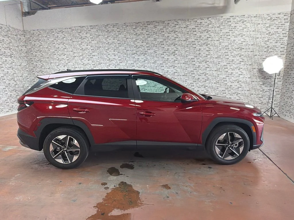 Used 2025 Ultimate Red Hyundai SEL image 8