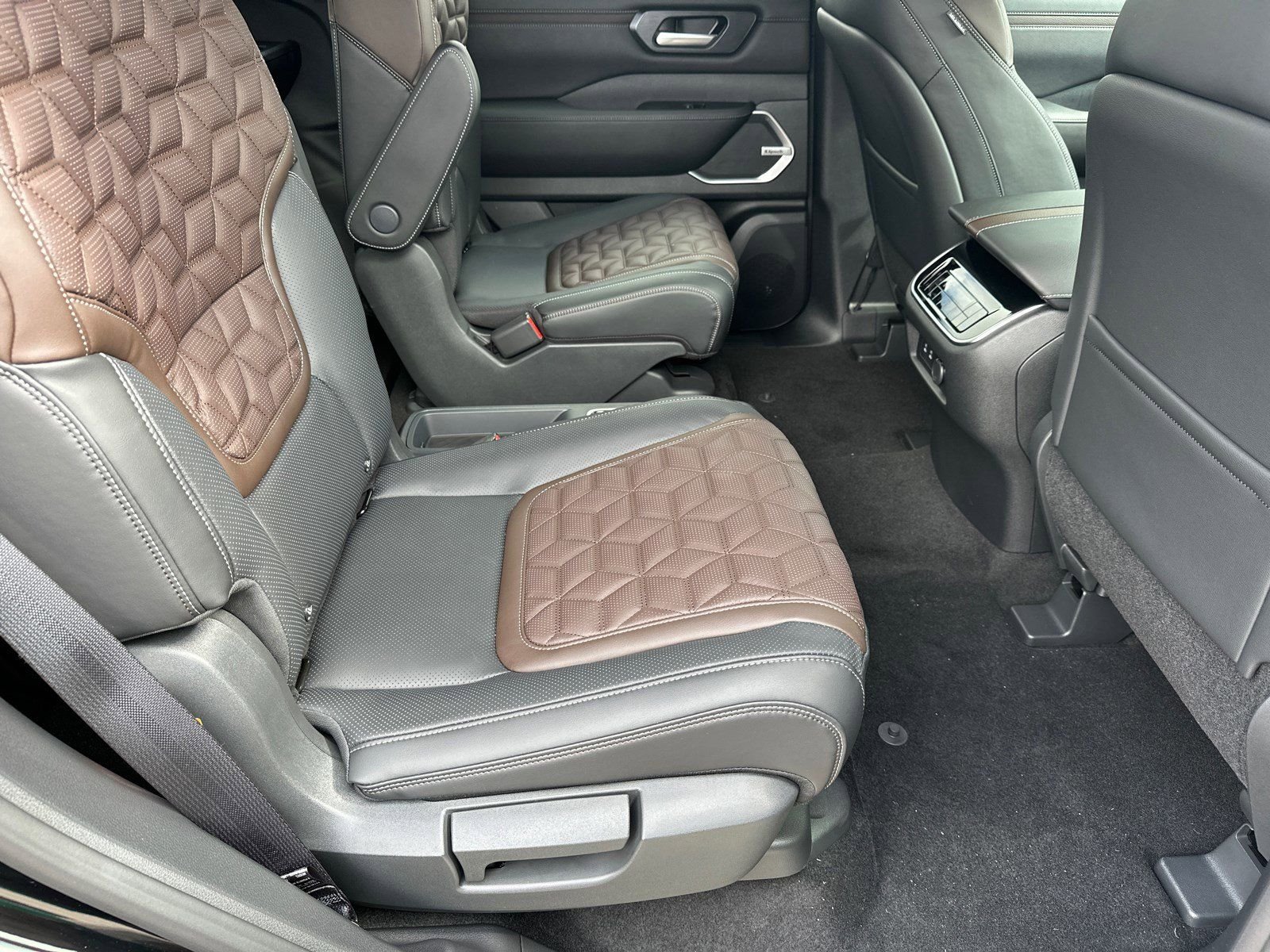 New 2026 Black Nissan Platinum Reserve image 16