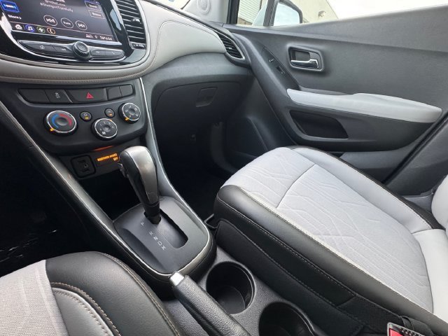 Used 2020 SUMMIT WHITE Chevrolet LT image 10