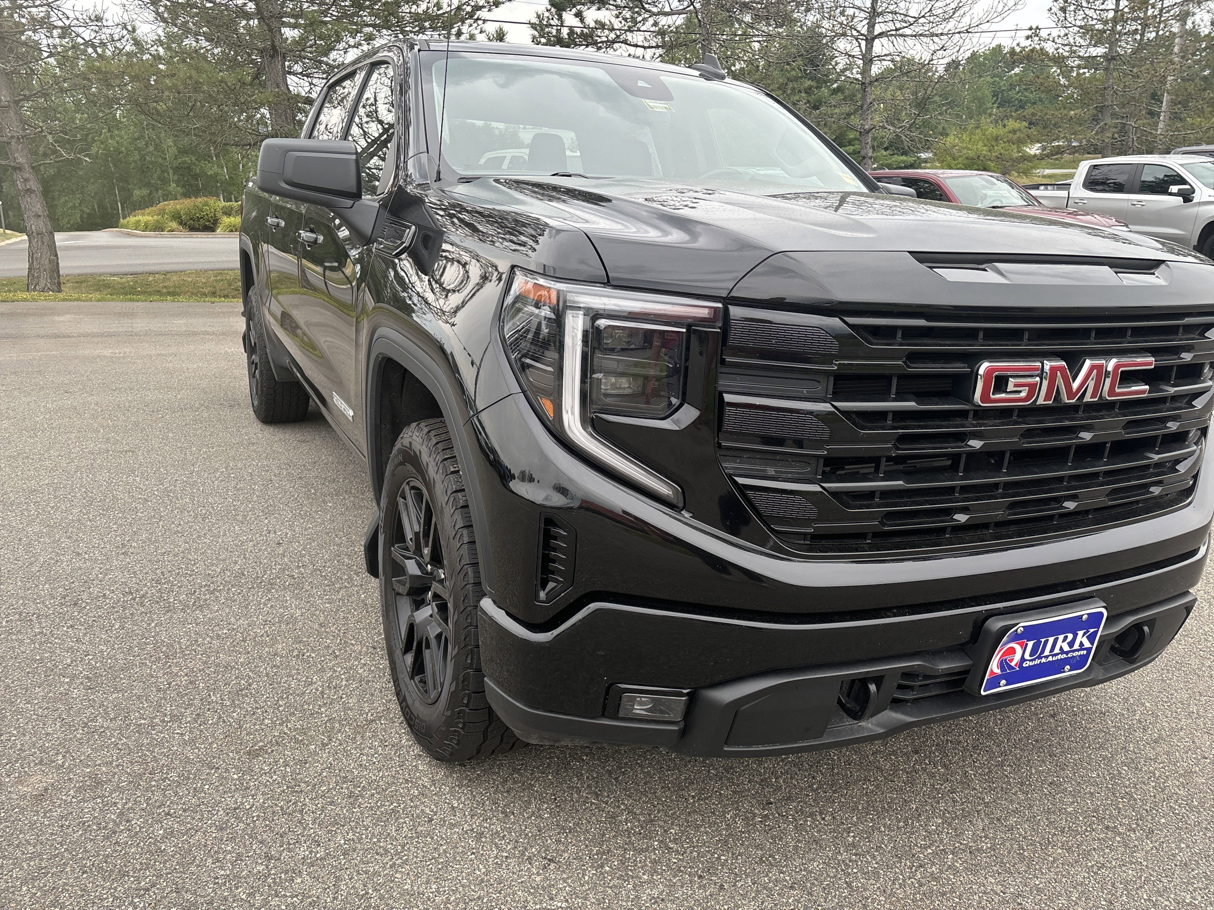 Used 2024 Onyx Black GMC Elevation image 7
