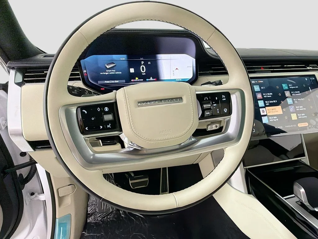 New 2026 Ostuni Pearl White Land Rover SE image 11
