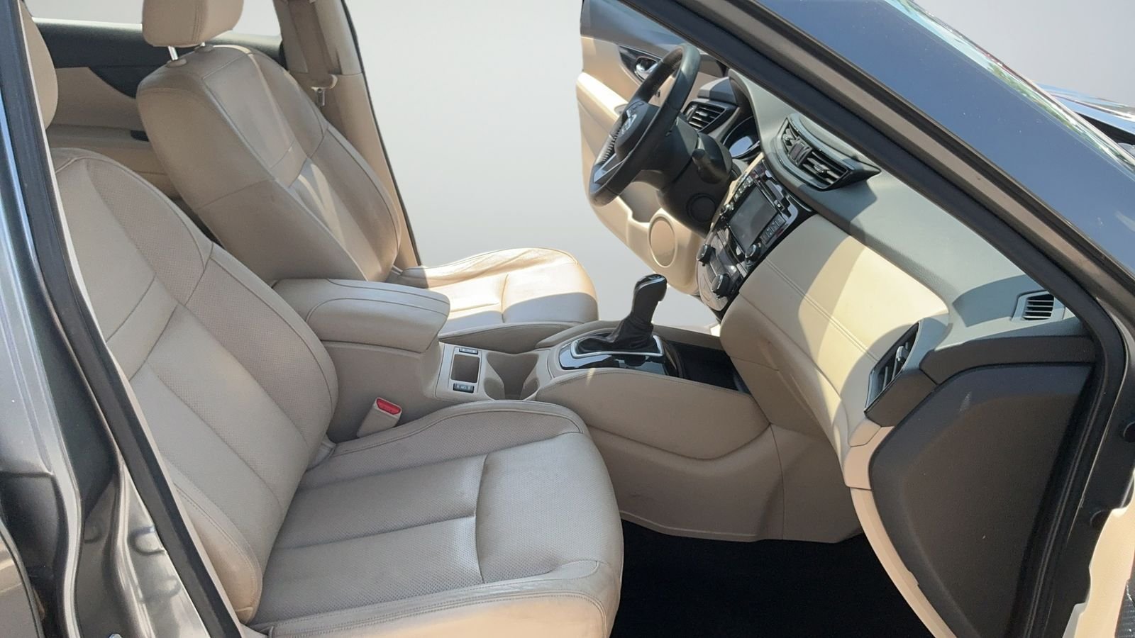 Used 2017 Gray Nissan SL image 49