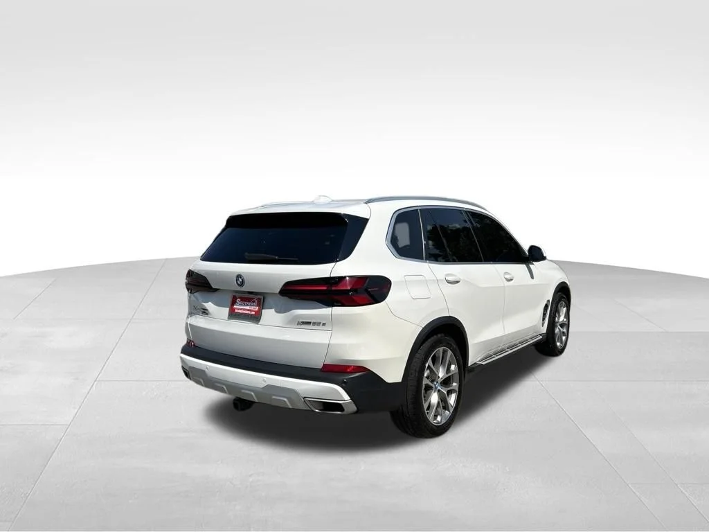 Used 2025 White BMW xDrive50e image 5