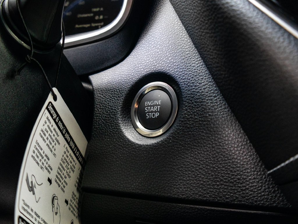 New 2027 Wind Chill Pearl with Black roof <sup>1</sup> Toyota  SE image 20