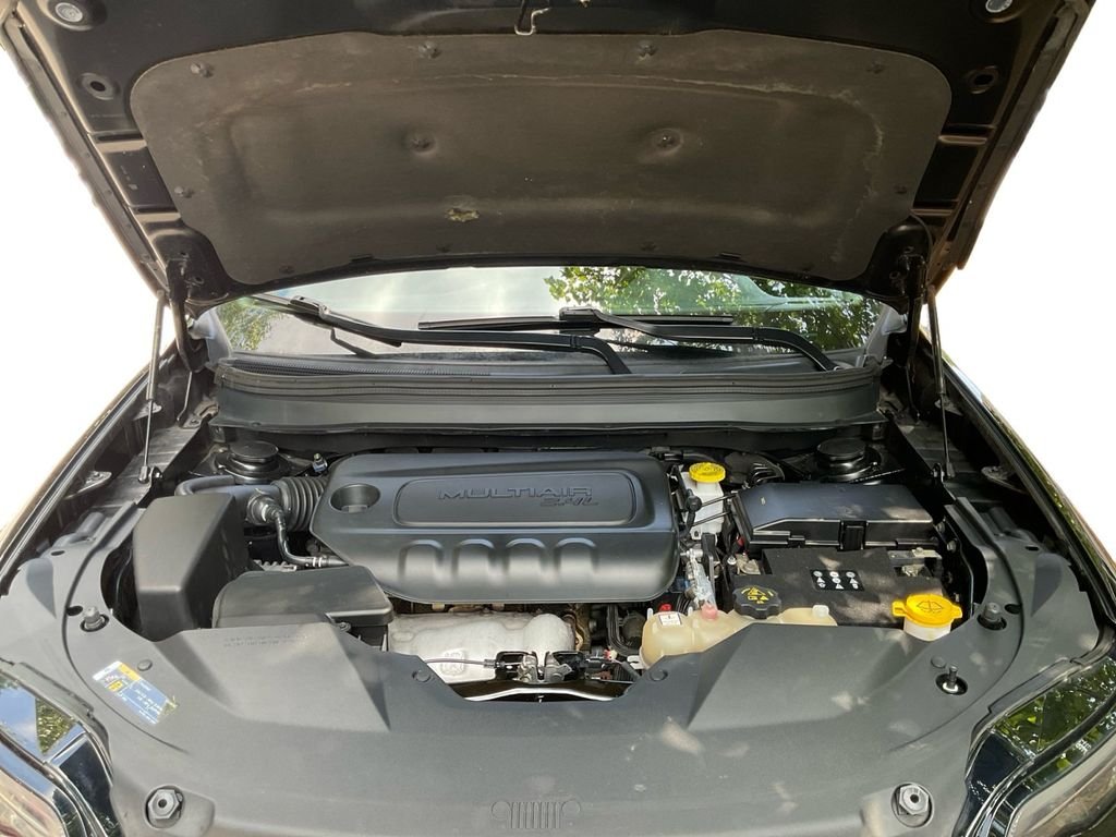 Used 2019 Black Jeep Latitude Plus image 14