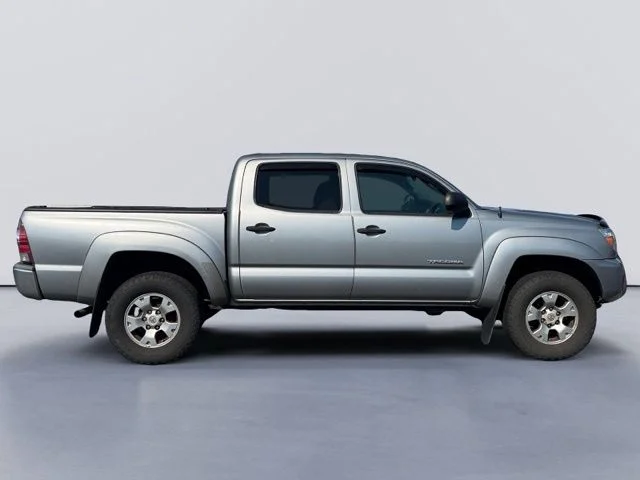 Used 2014 Silver Toyota Base image 1