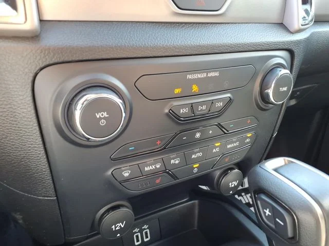 Used 2023 Green Ford XLT image 25