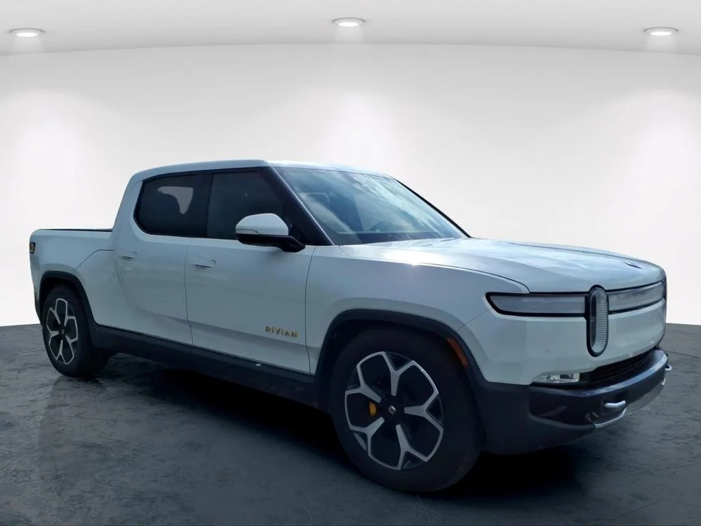Used 2022 White Rivian Adventure image 9