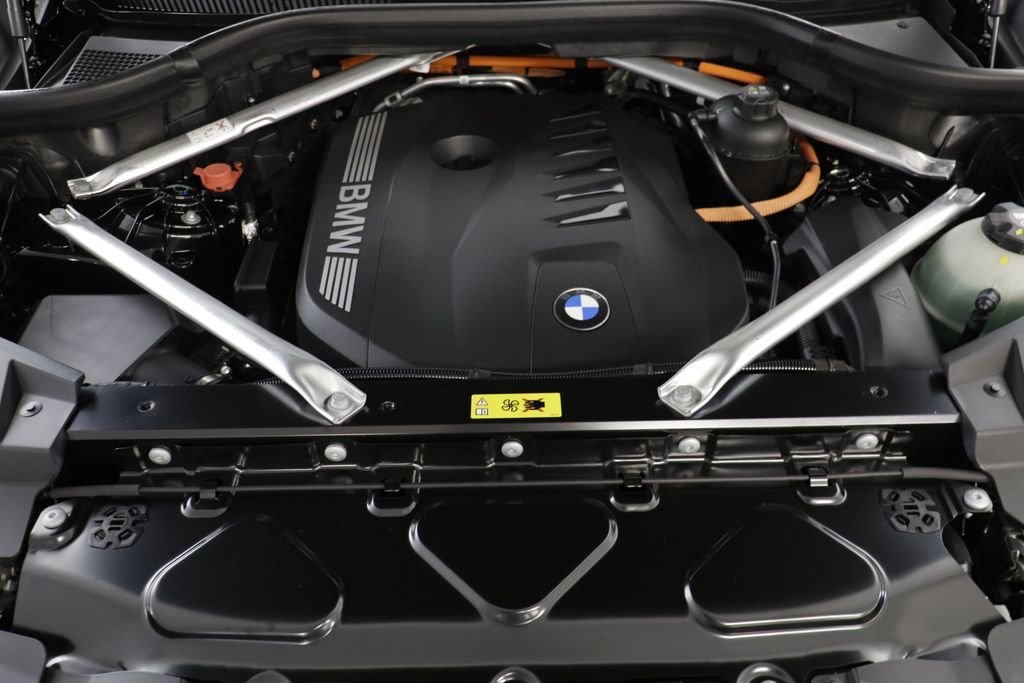 New 2026 Black Sapphire Metallic BMW xDrive50e image 24
