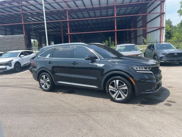 Used 2022 Black Kia EX image 4