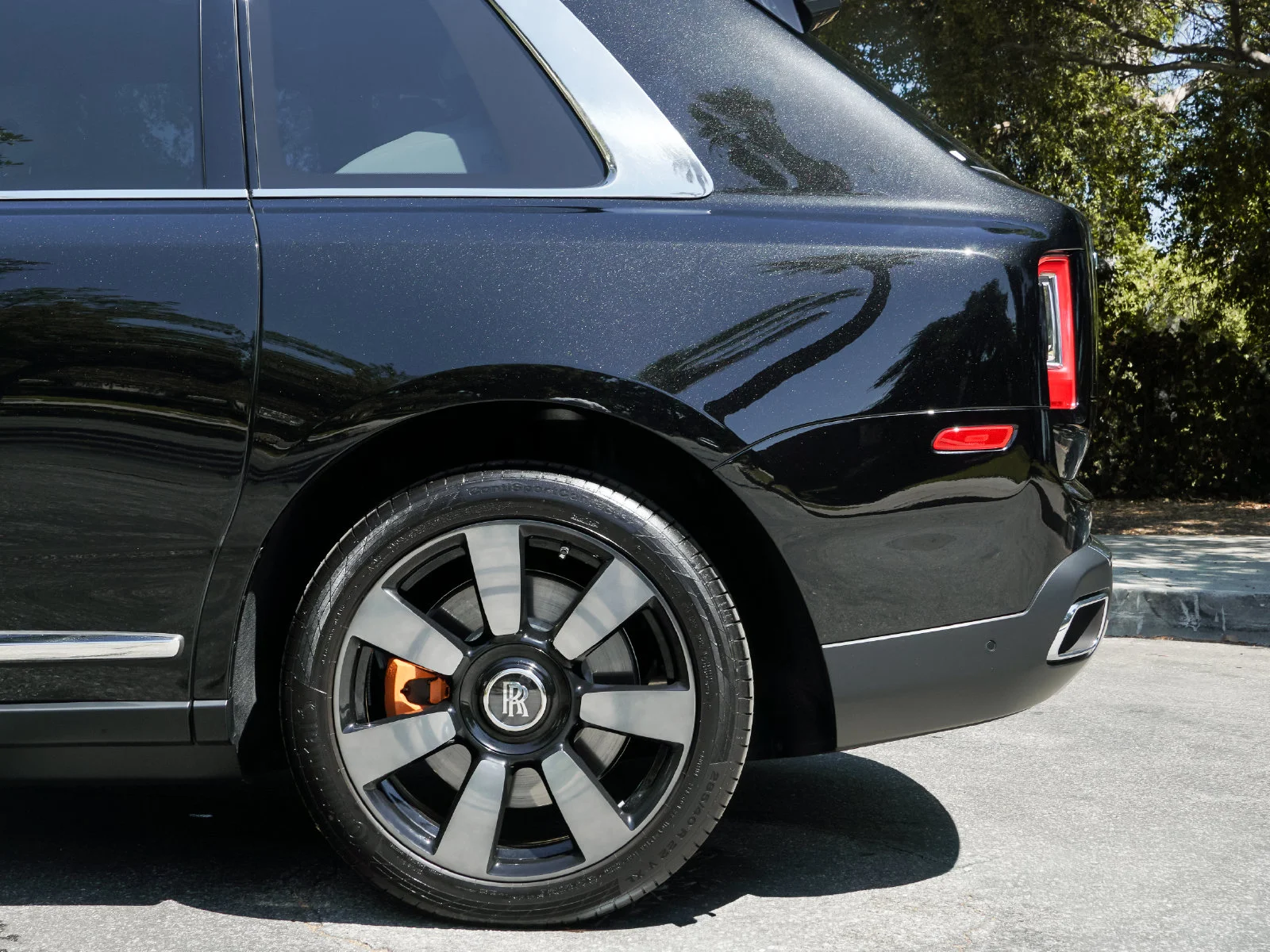 Certified Used 2024 Black Diamond Rolls-Royce  image 4