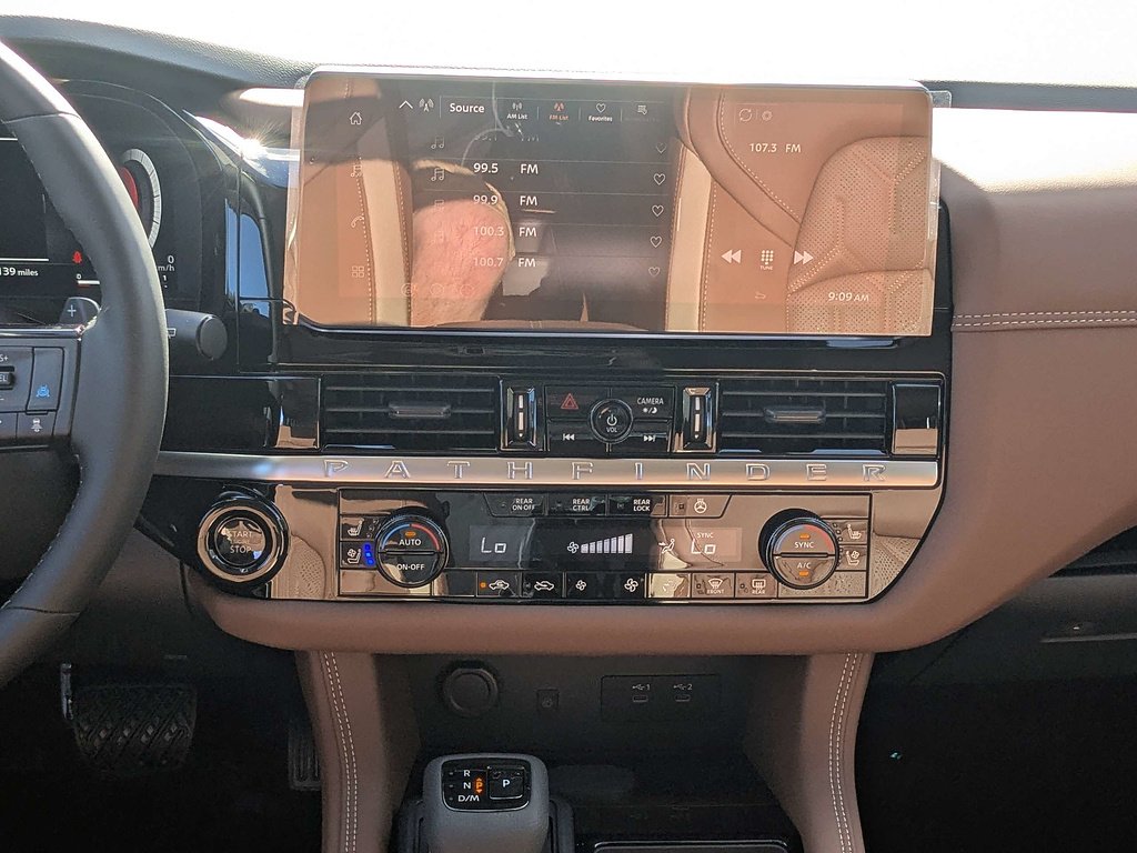 New 2026 Boulder Gray Pearl / Super Black Two-tone Nissan Platinum image 19