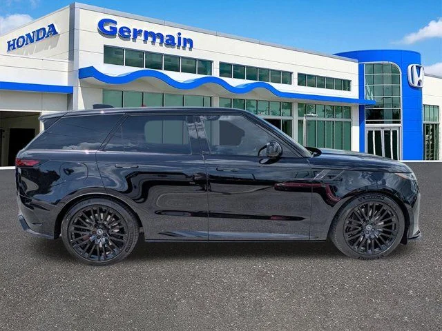 Used 2025  Land Rover SV Edition Two image 4